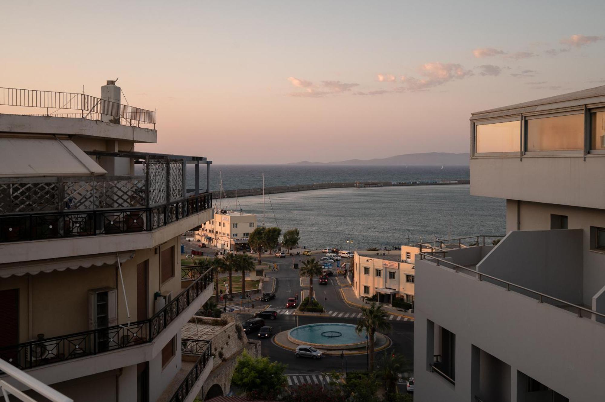L' Horizon Luxury Living By 8Essentially Heraklion  Bagian luar foto