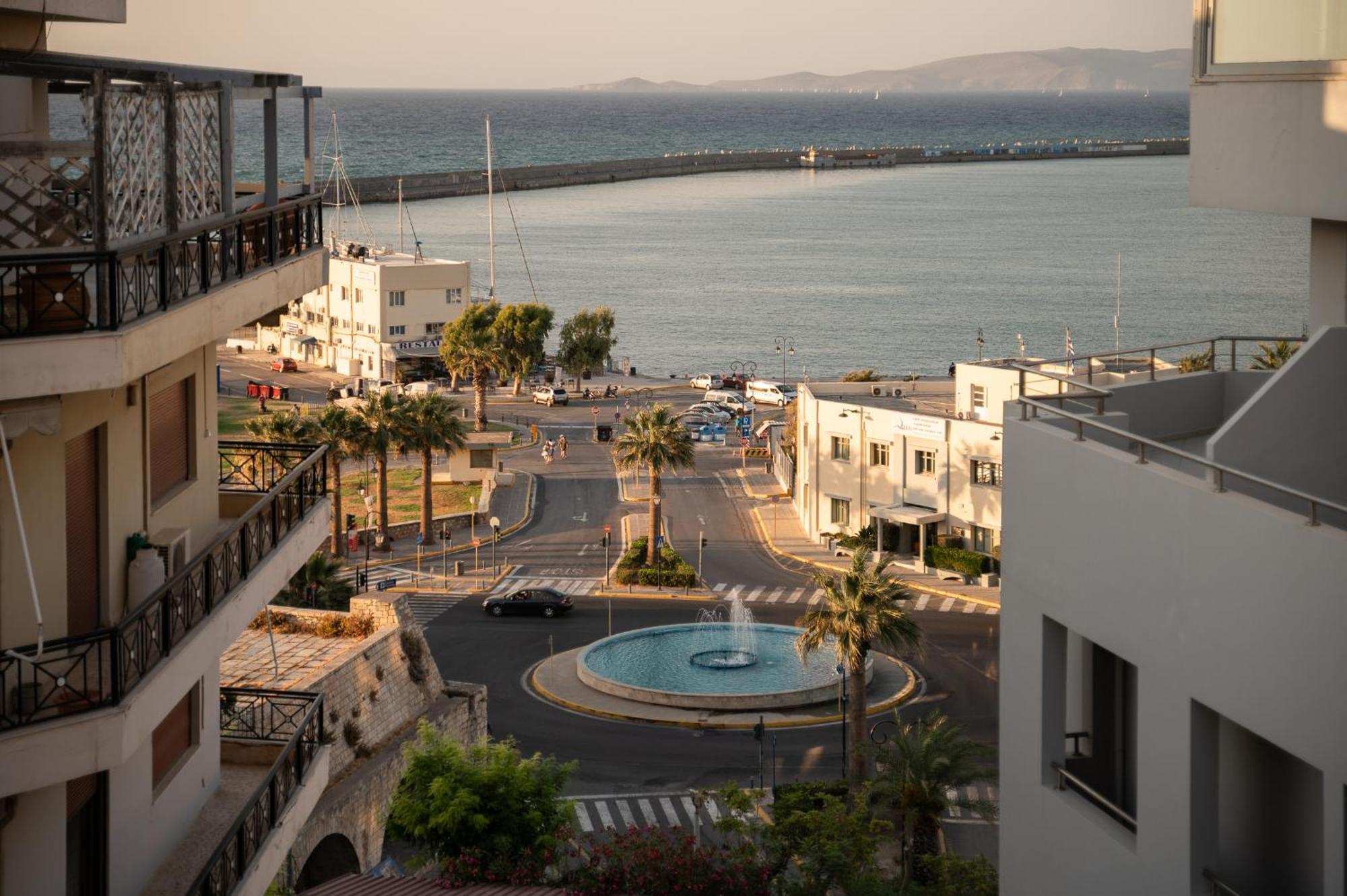 L' Horizon Luxury Living By 8Essentially Heraklion  Bagian luar foto