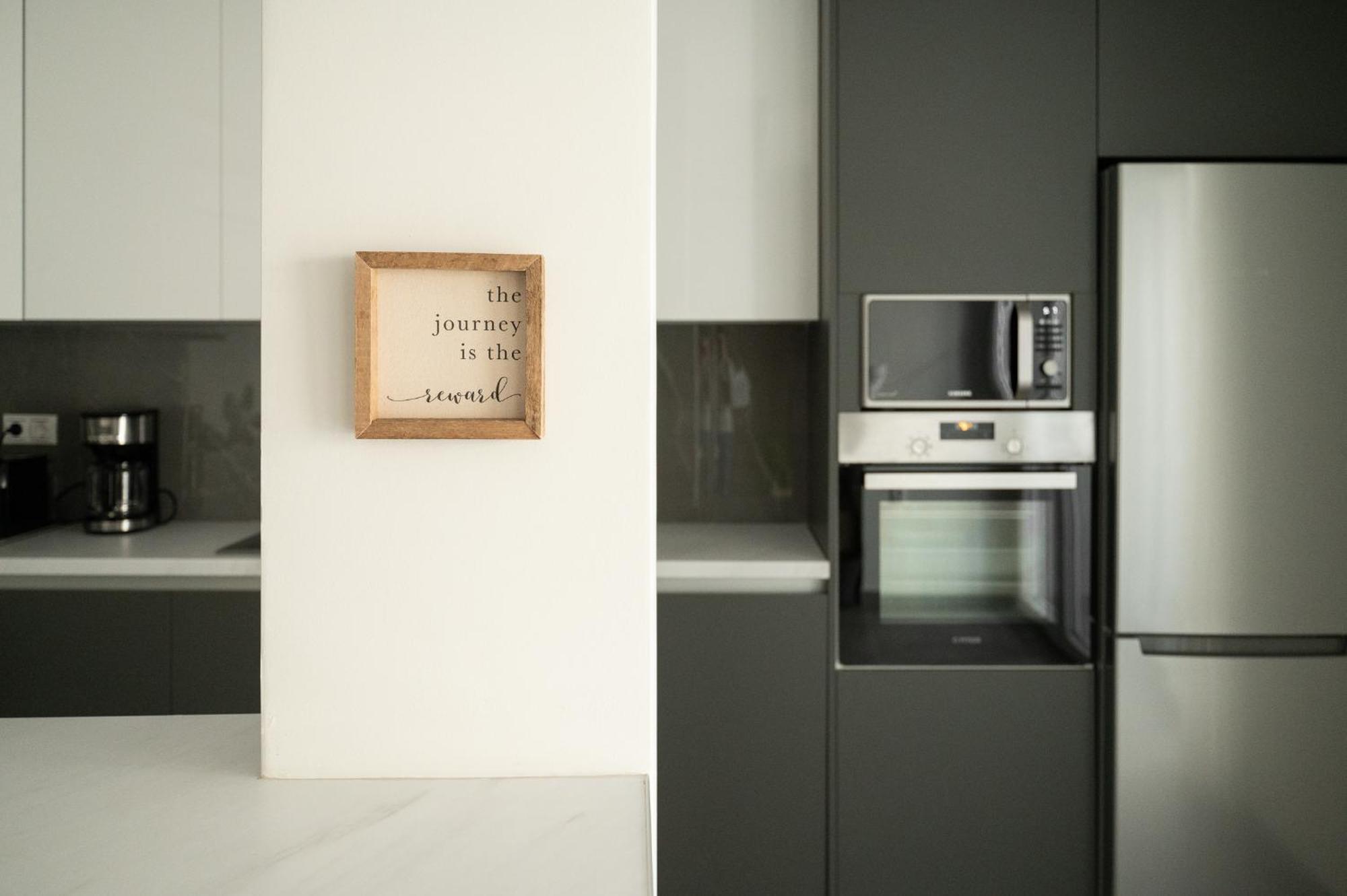 L' Horizon Luxury Living By 8Essentially Heraklion  Bagian luar foto